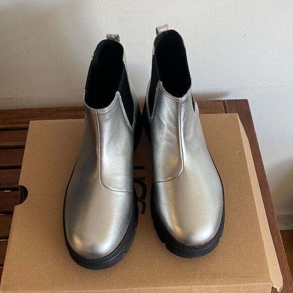 UGG Kids' Ashton Chelsea Leather Boots Silver USA Big Kid 6Y/UK5/EU38(BOX CRUSH) - Picture 5 of 15
